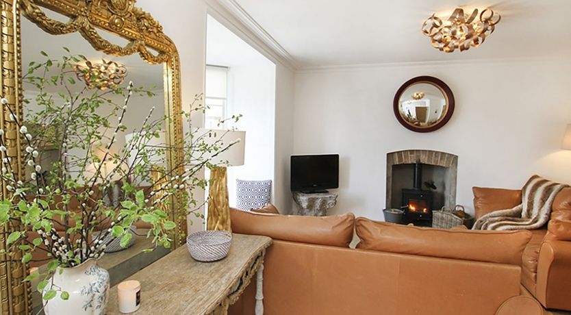 Photo of Tri Raglan Mawr