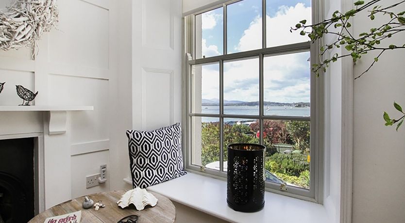 Photo of Tri Raglan Mawr