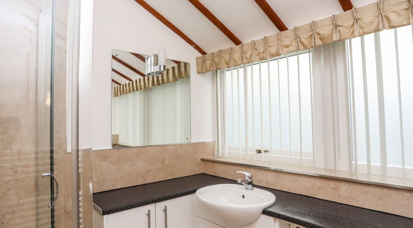 Photo of Tyn Towyn - Ty Glas Golau