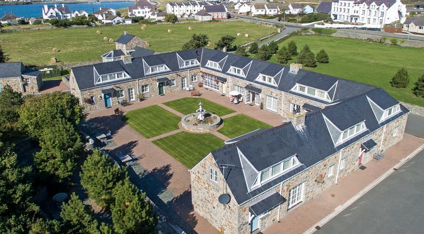 Photo of Tyn Towyn - Ty Glas Golau