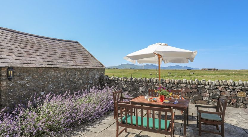 Photo of Warren Farmhouse