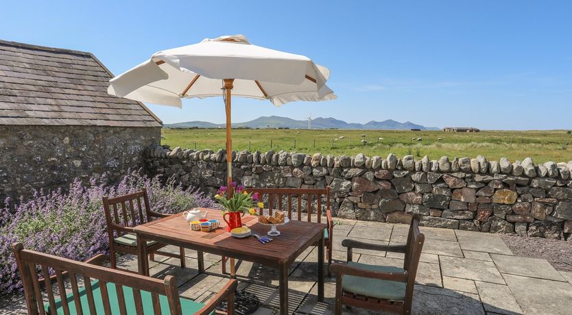 Photo of Warren Farmhouse