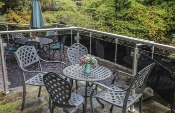 Melin y Coed Holiday Cottage