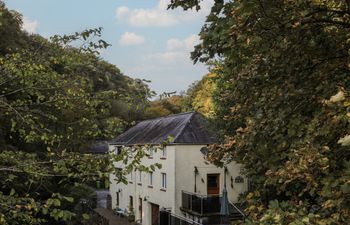 Melin y Coed Holiday Cottage