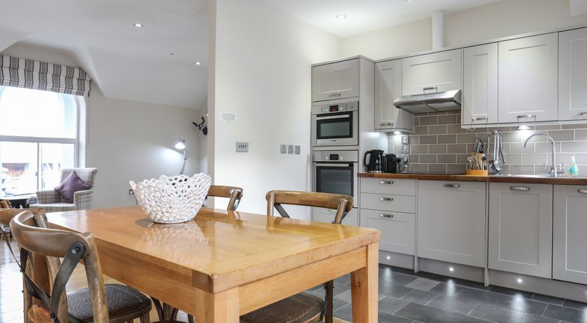 Photo of Harlech Apartments - Efnisien