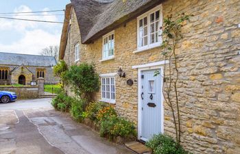 in Burton Bradstock (DC148) Holiday Cottage