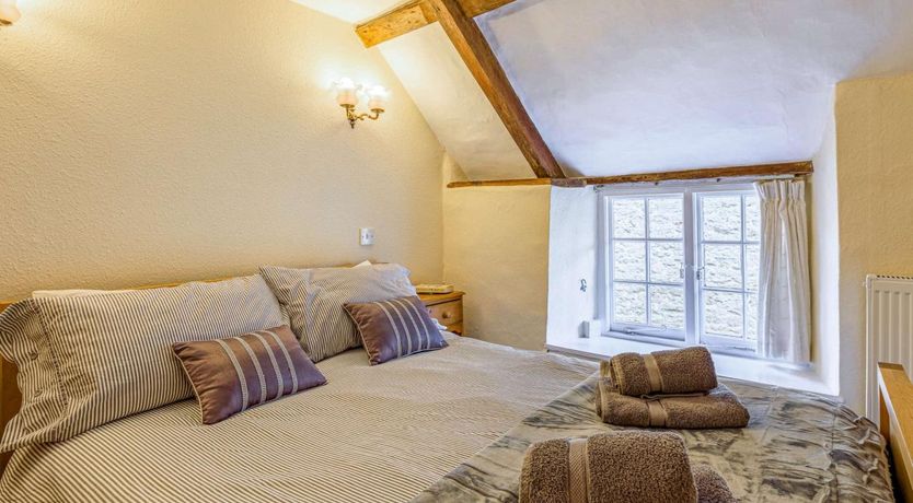 Photo of 2 Bed in Bridport