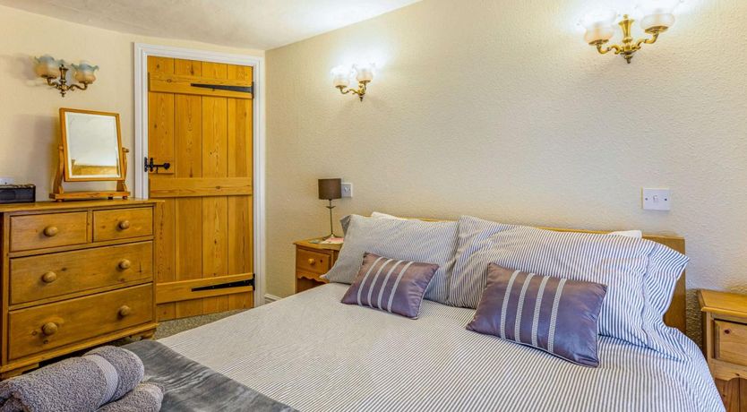 Photo of 2 Bed in Bridport