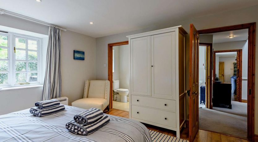 Photo of 4 Bed in West Lulworth