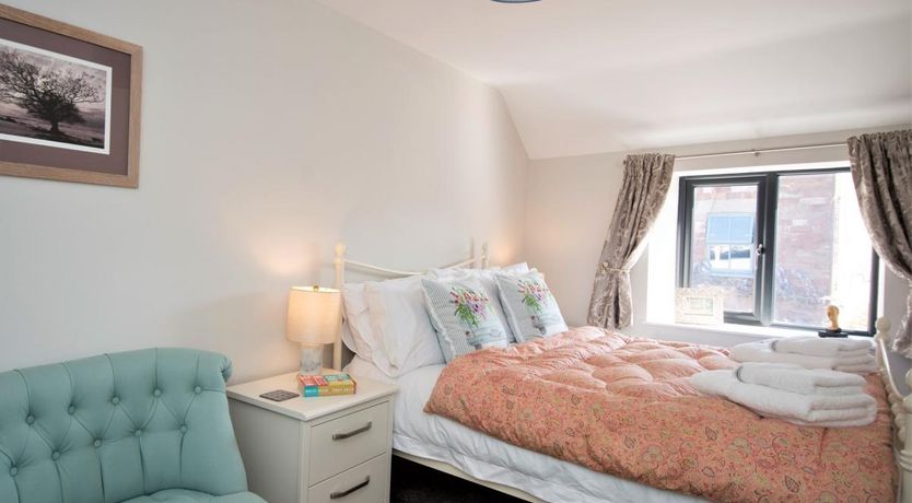 Photo of 3 Bed in Blakeney