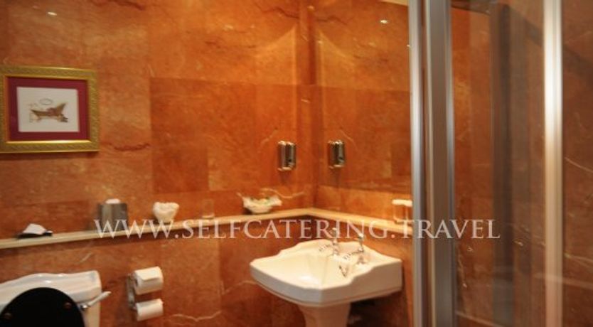 Photo of 5 star luxury Spanish Point