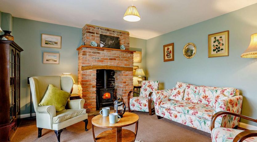 Photo of 4 Bed in Dorchester