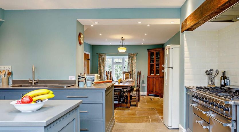 Photo of 4 Bed in Dorchester