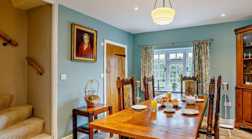 Photo of 4 Bed in Dorchester