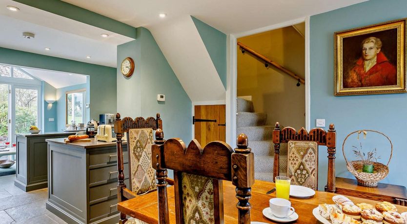 Photo of 4 Bed in Dorchester