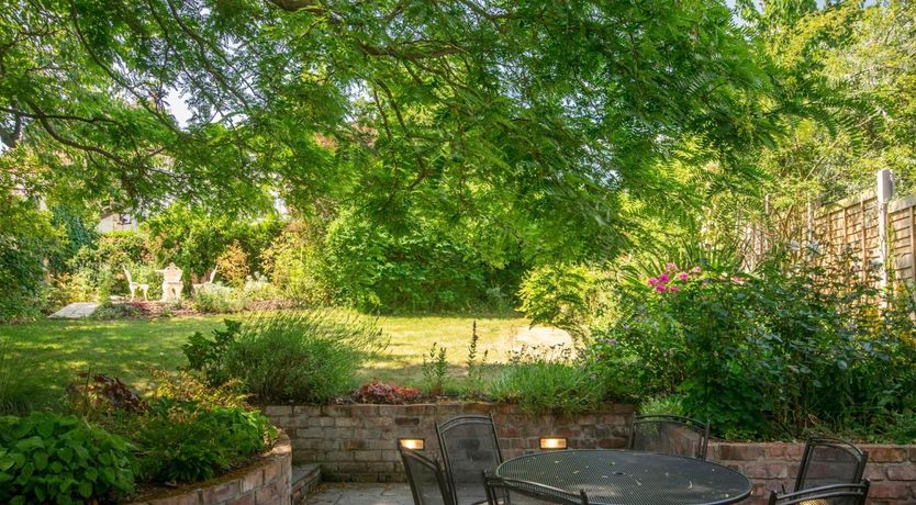 Photo of 4 Bed in Dorchester