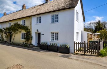 in Chideock (DC114) Holiday Cottage