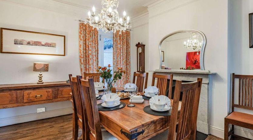 Photo of 5 Bed in Swanage