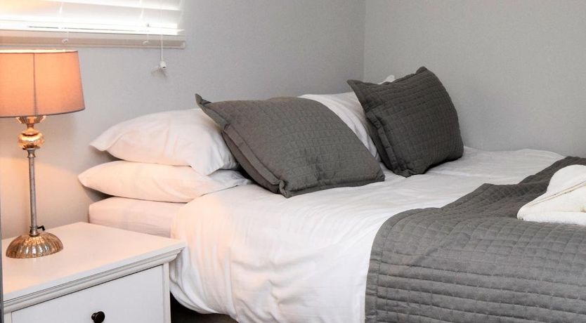 Photo of 1 Bed in Mundeseley