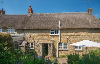 in Uploders (DC059) Holiday Cottage