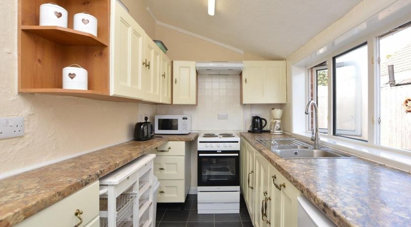 Photo of 2 Bed in Sutton-on-Sea