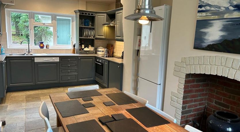 Photo of 4 Bed in West Holme