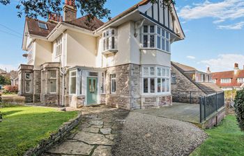 2 Bed in Swanage Apartment