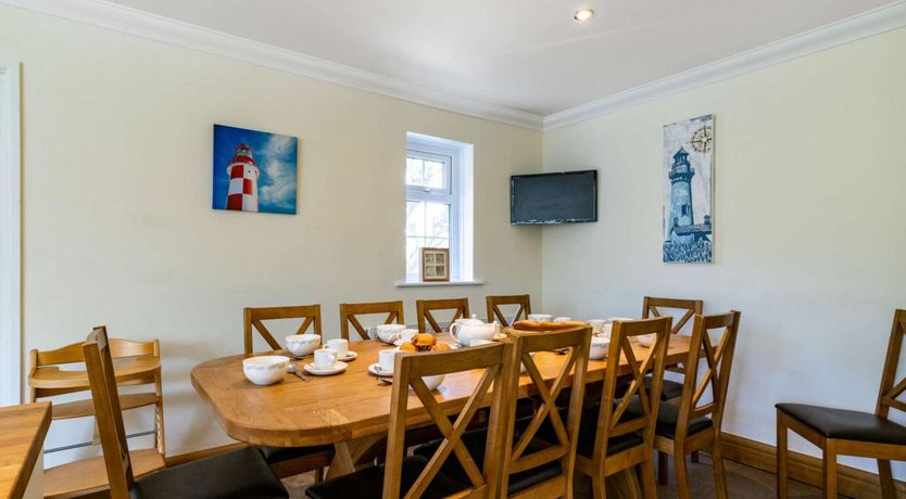 Photo of 4 Bed in Dorchester