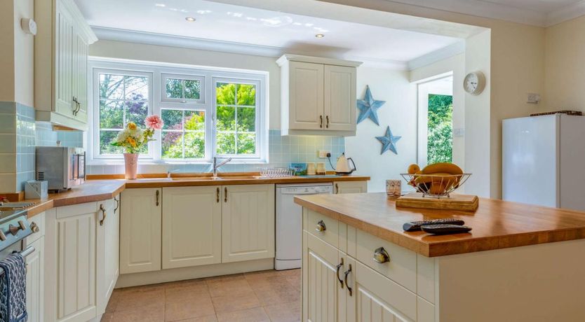 Photo of 4 Bed in Dorchester