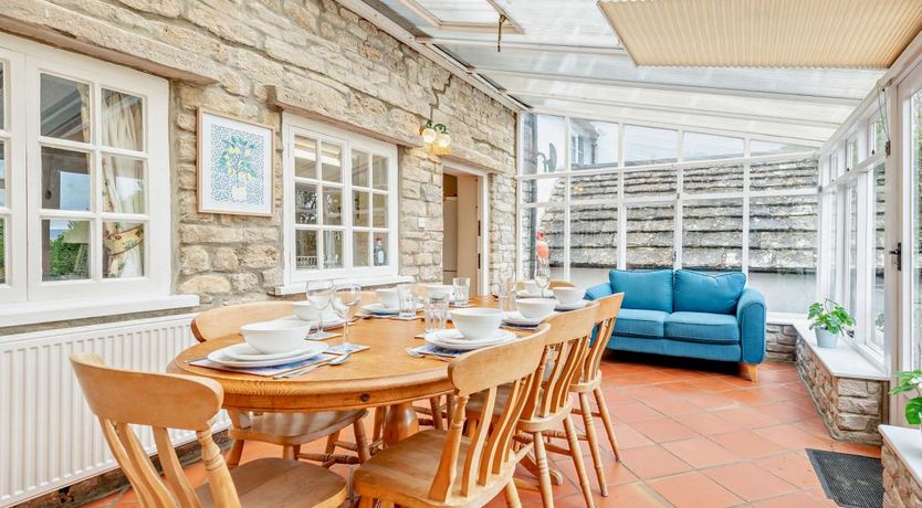 Photo of 4 Bed in Church Knowle