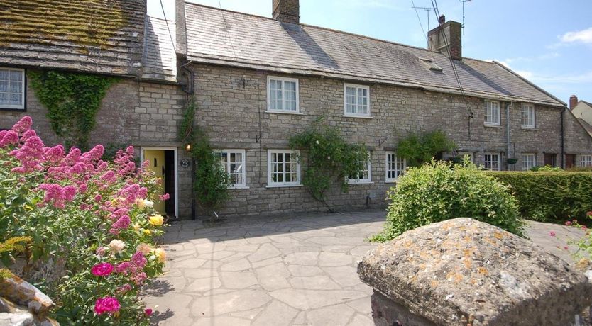 Photo of 4 Bed in Church Knowle