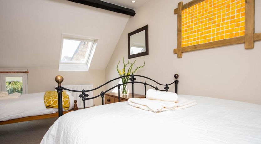 Photo of 2 Bed in Bridport