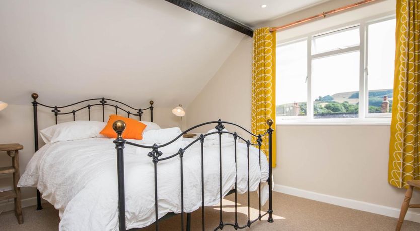 Photo of 2 Bed in Bridport