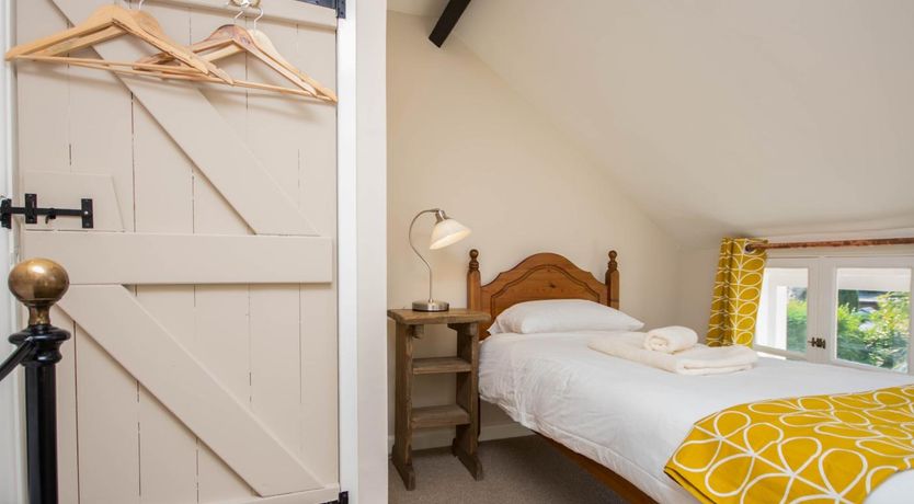 Photo of 2 Bed in Bridport