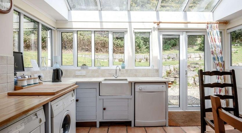 Photo of 5 Bed in Arne