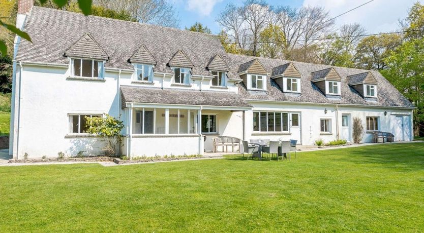 Photo of 5 Bed in Arne