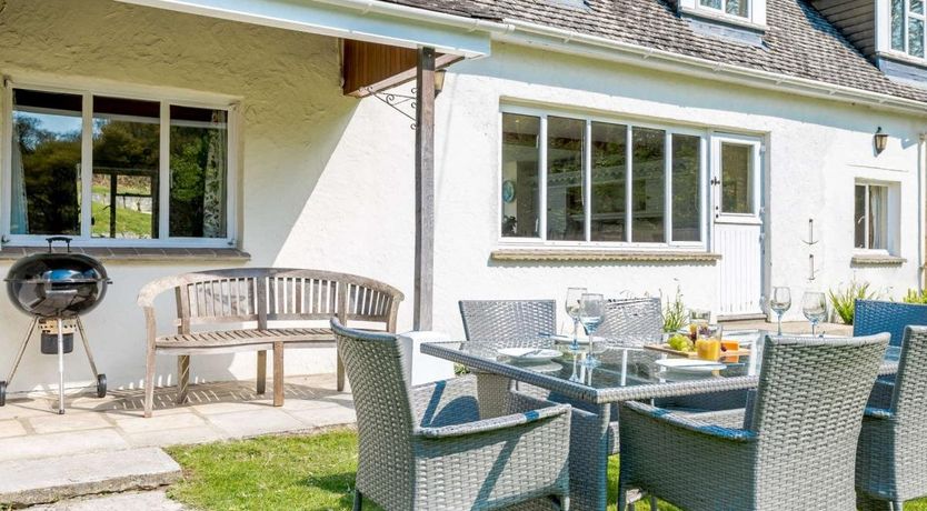 Photo of 5 Bed in Arne