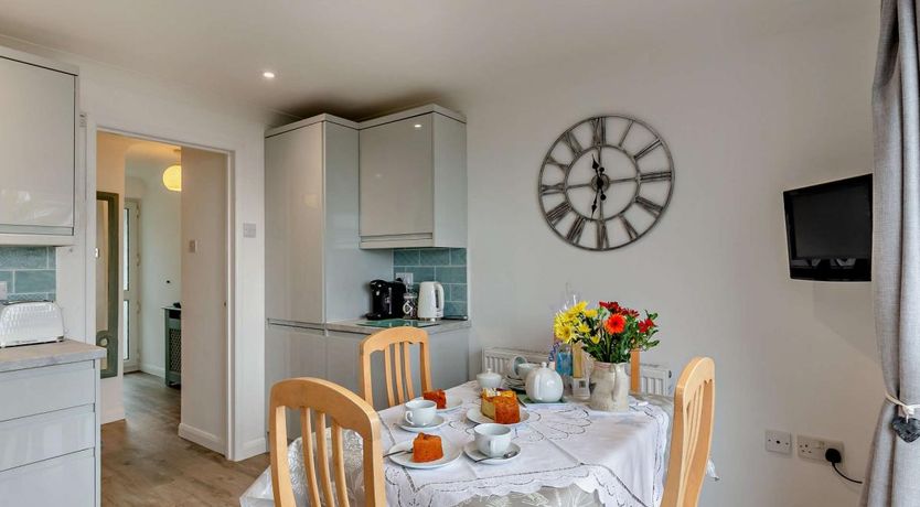 Photo of 2 Bed in Weymouth