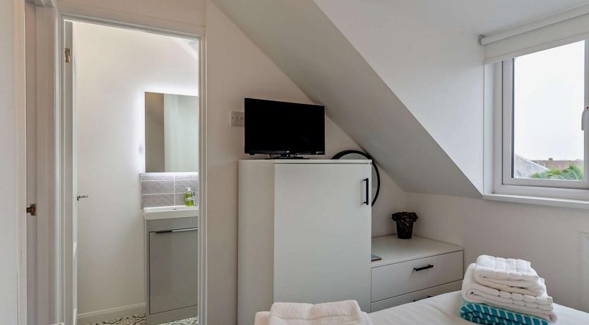 Photo of 2 Bed in Weymouth