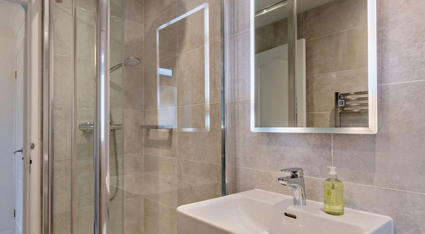 Photo of 2 Bed in Weymouth