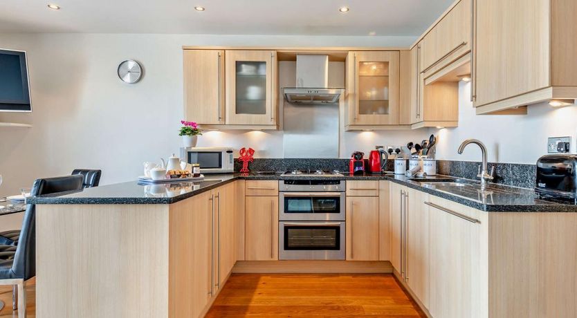 Photo of 2 Bed in West Bay