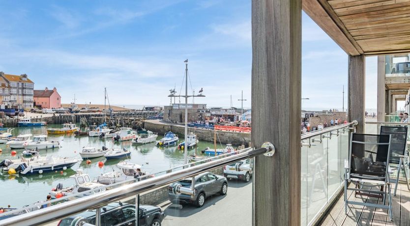 Photo of 2 Bed in West Bay