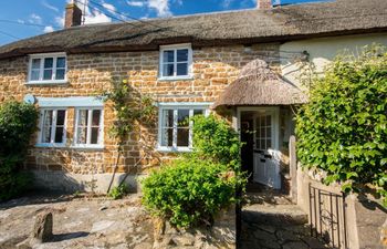 in Chideock (DC122) Holiday Cottage