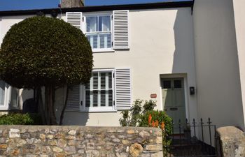 in Charmouth (DC014) Holiday Cottage