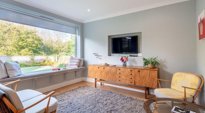 Photo of 5 Bed in Studland