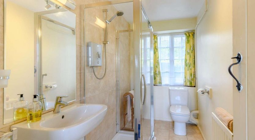 Photo of 5 Bed in Ringstead