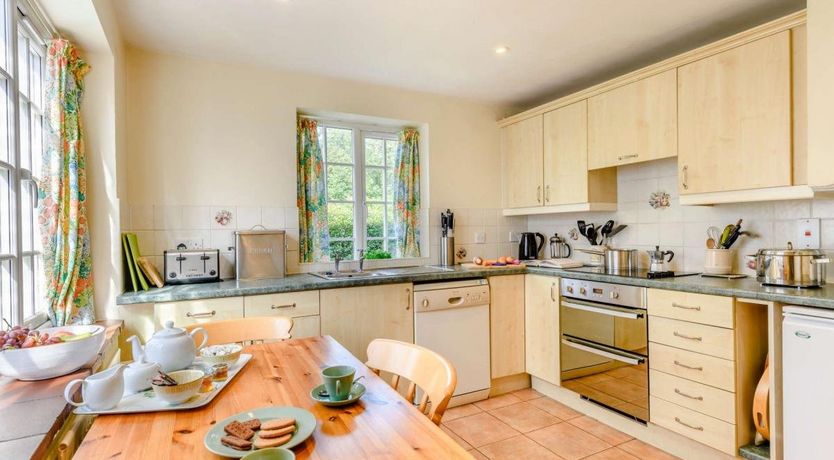 Photo of 5 Bed in Ringstead