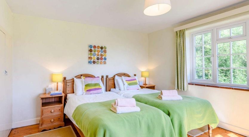 Photo of 5 Bed in Ringstead