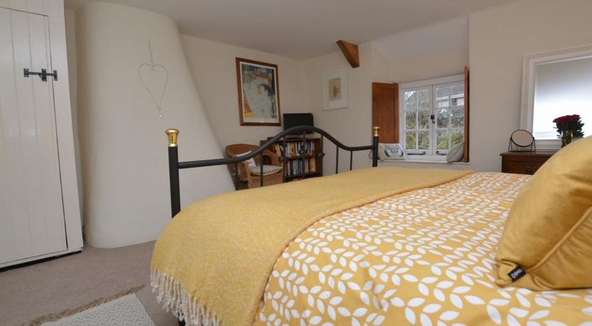 Photo of 2 Bed in Chideock