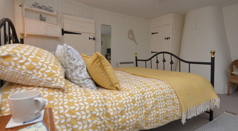 Photo of 2 Bed in Chideock